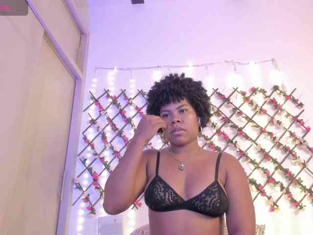 naughtyebonyy webcam