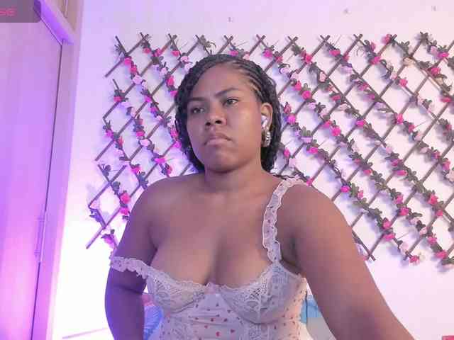 naughtyebonyy webcam