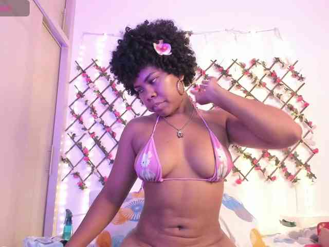 naughtyebonyy webcam