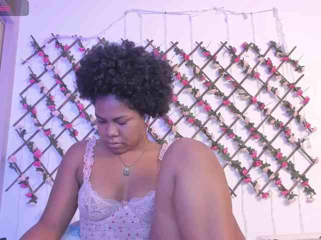 naughtyebonyy webcam