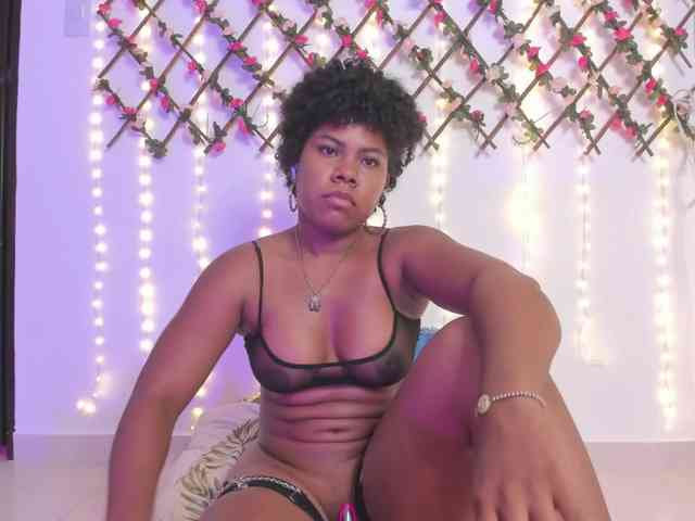 naughtyebonyy webcam