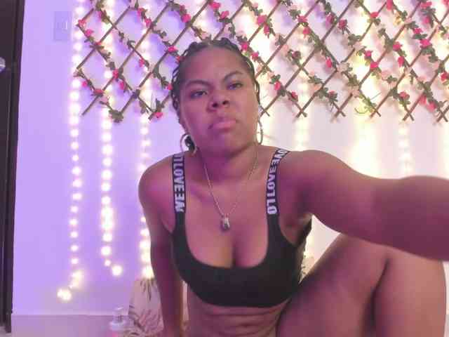 naughtyebonyy webcam