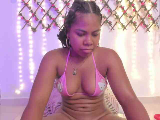 naughtyebonyy webcam