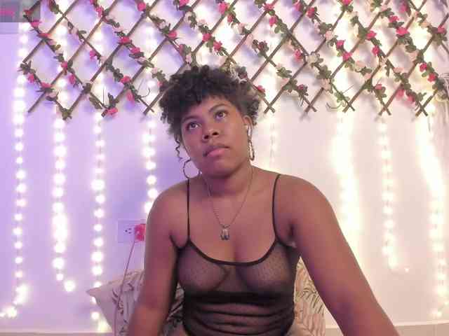 Modelo: naughtyebonyy