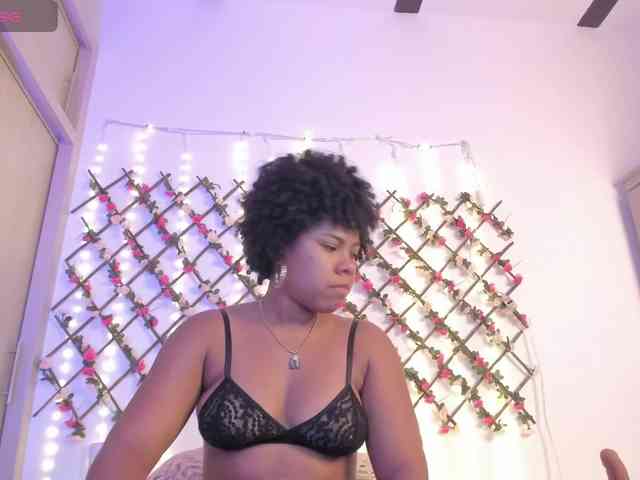naughtyebonyy webcam