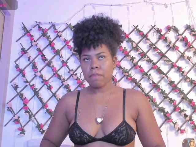 naughtyebonyy webcam