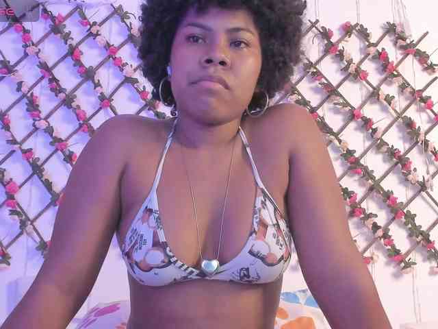 naughtyebonyy webcam