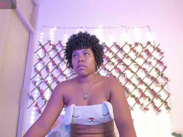 naughtyebonyy webcam