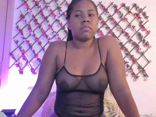 naughtyebonyy webcam