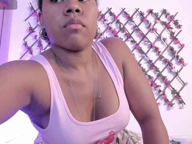 naughtyebonyy webcam