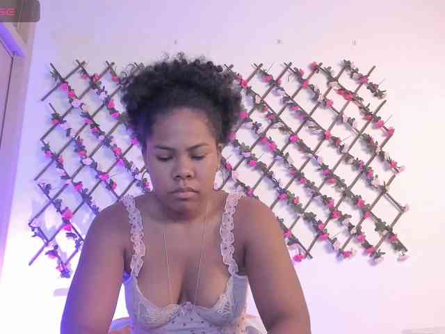 naughtyebonyy webcam