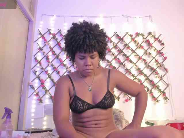 naughtyebonyy webcam