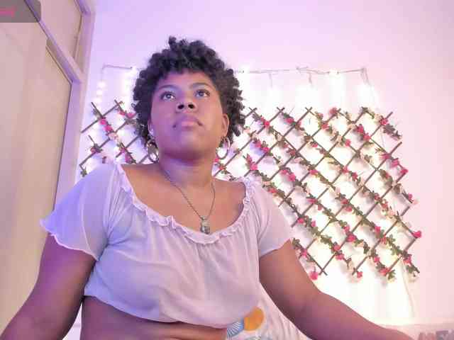 naughtyebonyy webcam