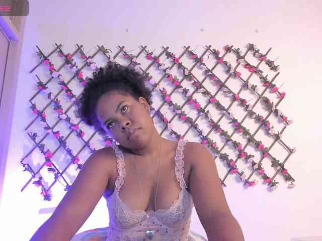 naughtyebonyy webcam