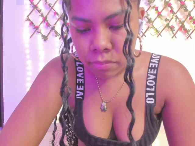 naughtyebonyy webcam