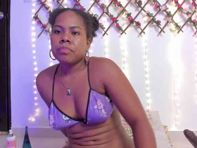 naughtyebonyy webcam