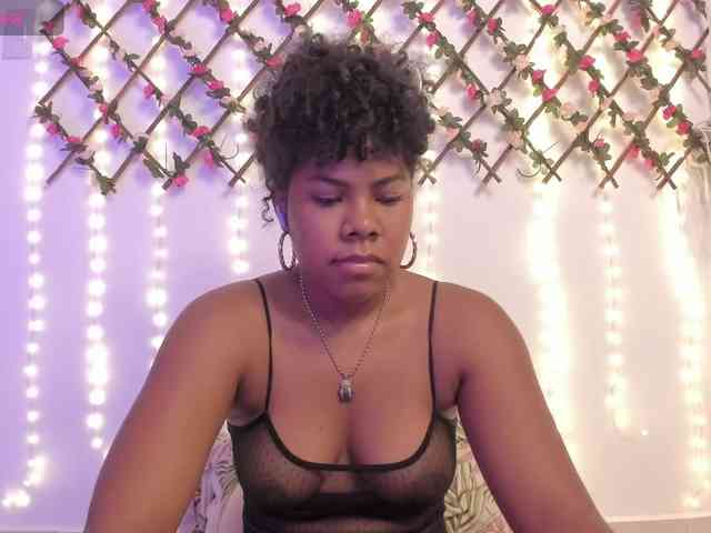 naughtyebonyy webcam