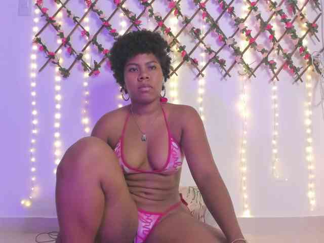 naughtyebonyy webcam