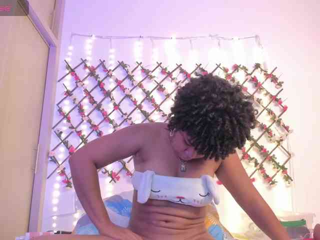 naughtyebonyy webcam