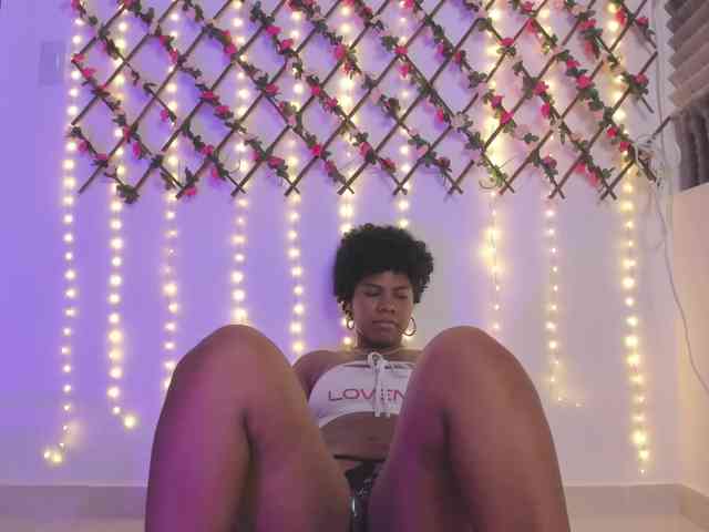 naughtyebonyy webcam