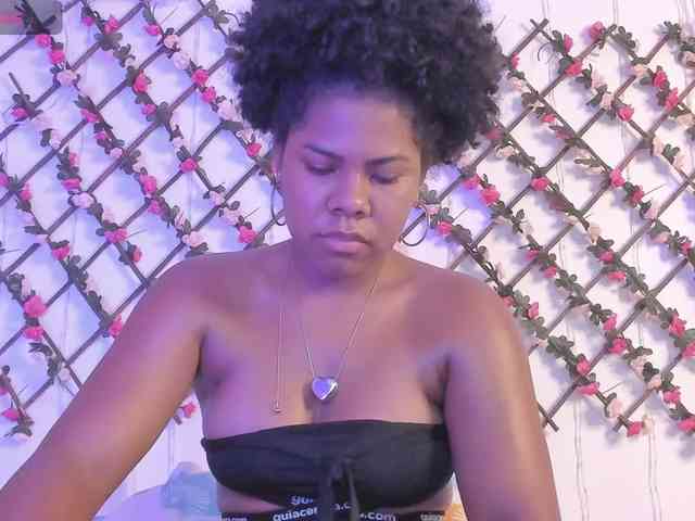 naughtyebonyy webcam