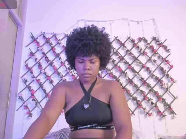 naughtyebonyy webcam