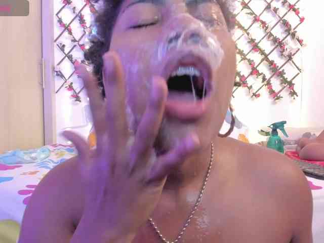 naughtyebonyy webcam