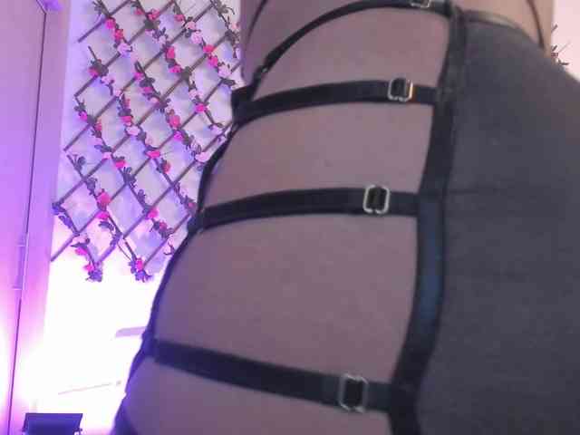 naughtyebonyy webcam