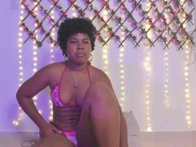 naughtyebonyy webcam