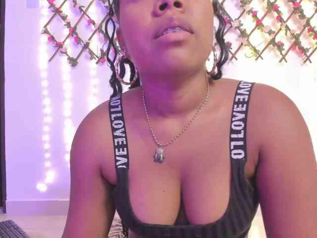 naughtyebonyy webcam