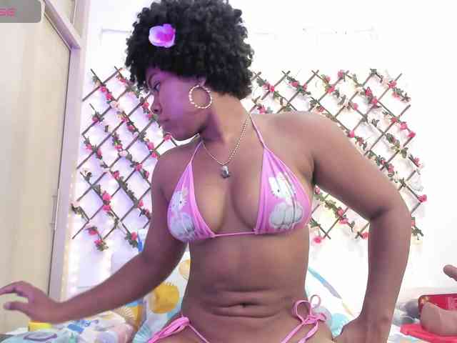 naughtyebonyy webcam