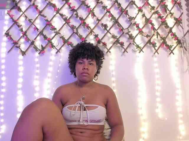 naughtyebonyy webcam