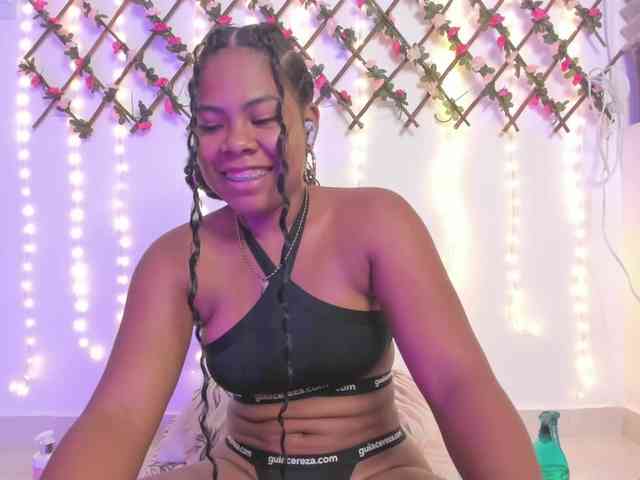 naughtyebonyy webcam