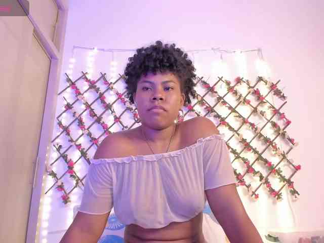 naughtyebonyy webcam