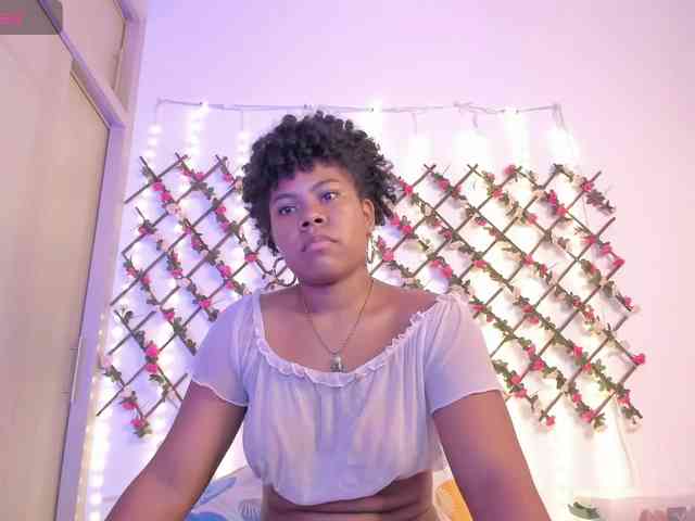 naughtyebonyy webcam
