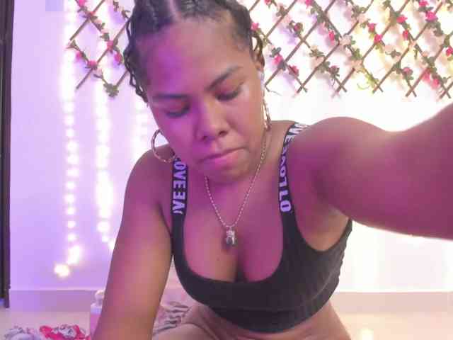 naughtyebonyy webcam