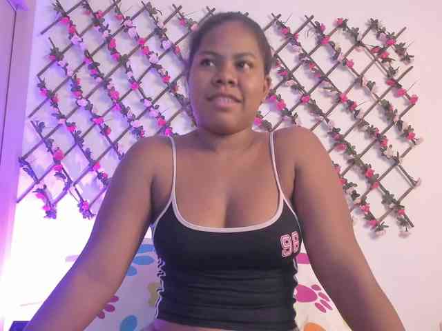 naughtyebonyy webcam
