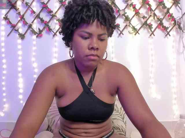 naughtyebonyy webcam