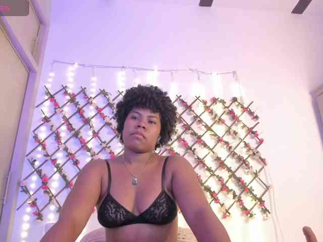naughtyebonyy webcam