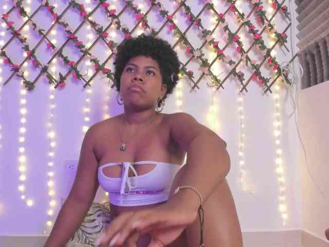 naughtyebonyy webcam