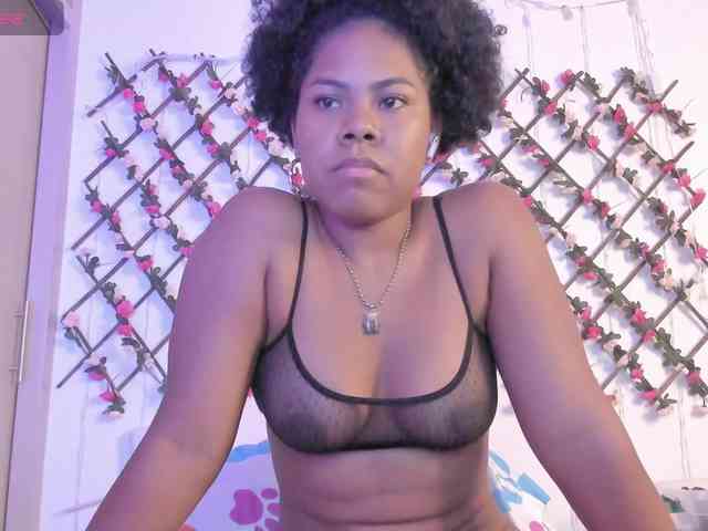 naughtyebonyy webcam