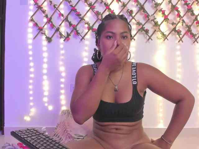 naughtyebonyy webcam