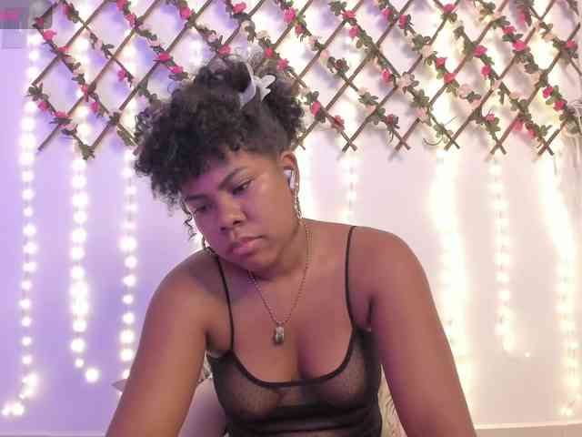 naughtyebonyy webcam