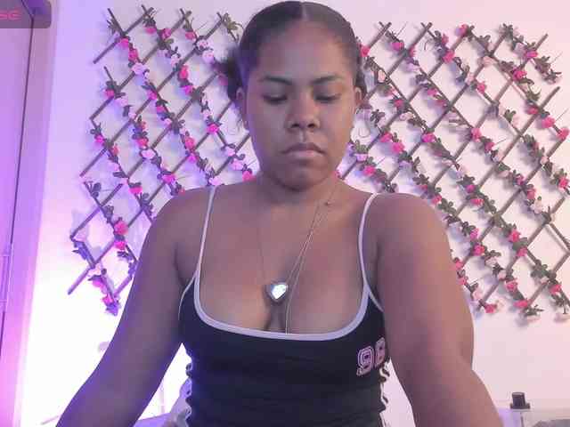 naughtyebonyy webcam