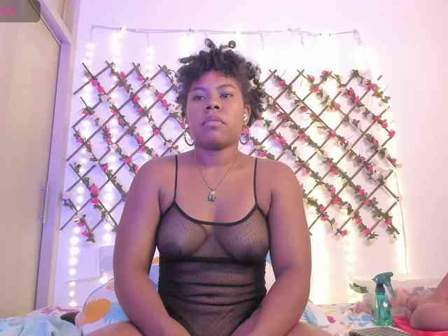 naughtyebonyy webcam
