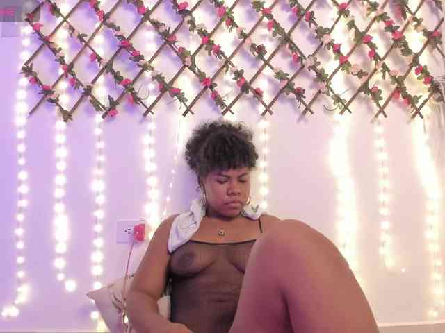 Modelo: naughtyebonyy