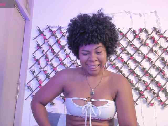 naughtyebonyy webcam