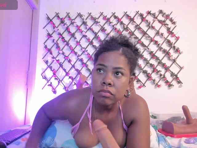 naughtyebonyy webcam