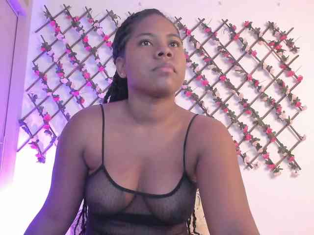 naughtyebonyy webcam