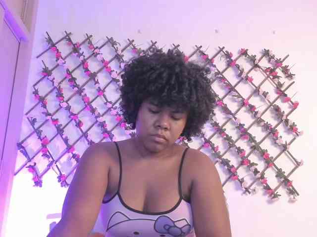 naughtyebonyy webcam
